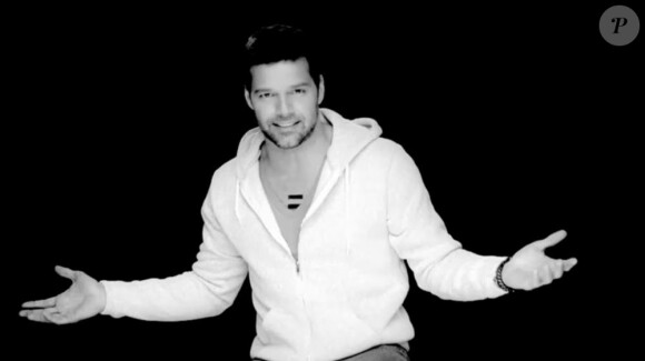 Images extraites du clip The best thing about me is you de Ricky Martin, janvier 2011