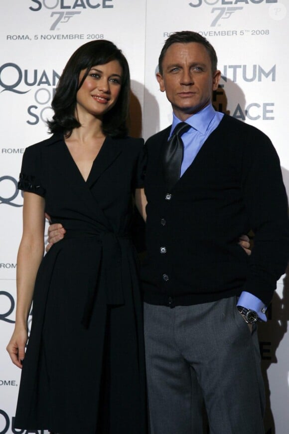 Olga Kurylenko et Daniel Craig posent pour Quantum of Solace, sorti en salles le 31 octobre 2008.