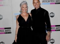 Pink : Très enceinte, elle arbore son énorme ventre comme un trophée !