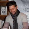 Ricky Martin signe son livre, initulée Moi, en Floride le 6 novembre 2010