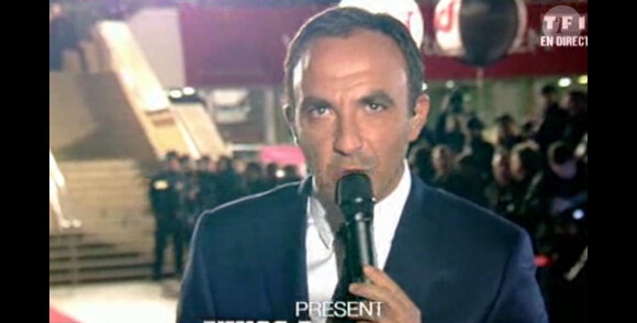 Nikos Aliagas accueille les people sur le tapis rouge des NRJ Music Awards à Cannes, samedi 22 janvier.