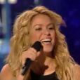 Shakira, grande star de la soirée, remporte le trophée de la Chanson internationale de l'année avec  Waka Waka .