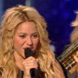 Shakira, grande star de la soirée, remporte le trophée de la Chanson internationale de l'année avec  Waka Waka .