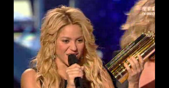 Shakira, grande star de la soirée, remporte le trophée de la Chanson internationale de l'année avec Waka Waka.