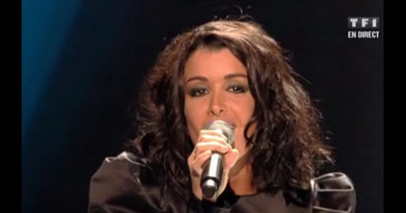 Jenifer interprète un medley de ses titres sur la scène des NRJ Music Awards 2011.