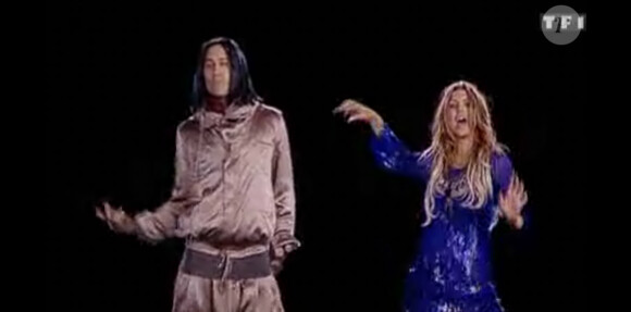 Les Black Eyed Peas interprètent The Time avec Fergie et Taboo en hologrammes, lors de la soirée des NRJ Music Awards 2011.
