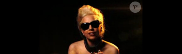 Lady Gaga adresse une vidéo pour sa victoire du Clip de l'année pour Telephone.