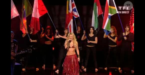 Shakira interprète Waka Waka sur la scène des NRJ Music Awards  2011, samedi 22 janvier.