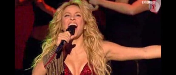 Shakira interprète Waka Waka sur la scène des NRJ Music Awards  2011, samedi 22 janvier.