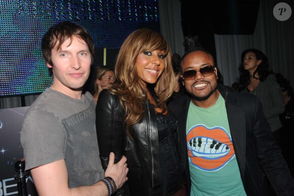 James Blunt, Cathy Guetta et Apl.de.Ap des Black Eyed Peas durant l'after-party des NRJ Music Awards 2011 au  Palm Beach de Cannes le 22 janvier 2011