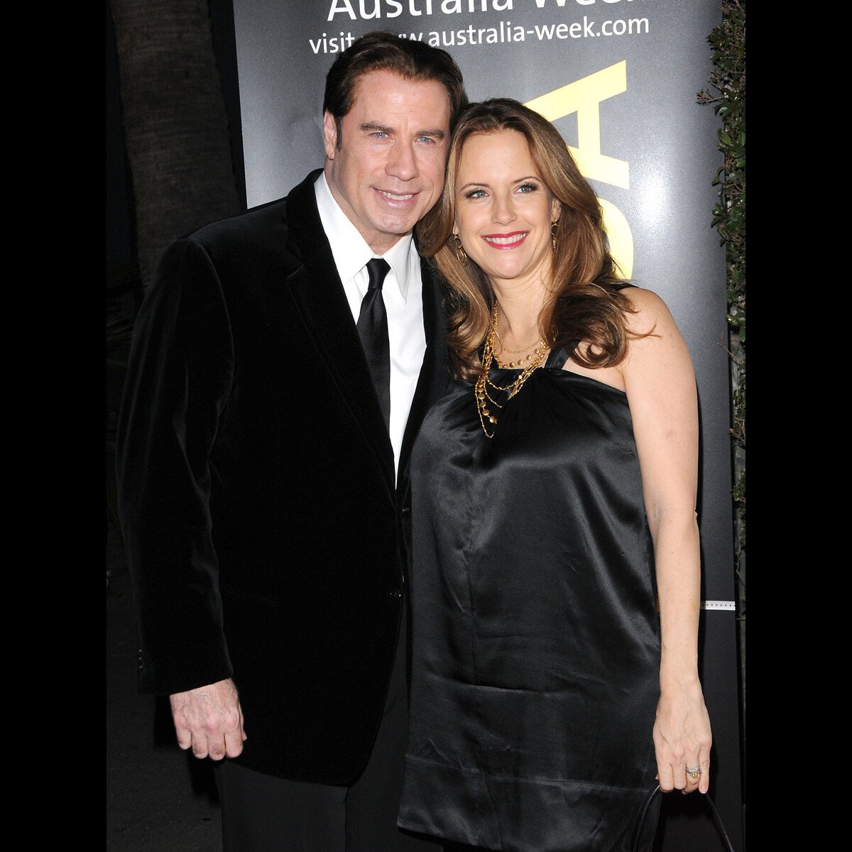 Kelly Preston : 1ère sortie officielle et stylée avec Travolta depuis le  bébé ! - Purepeople