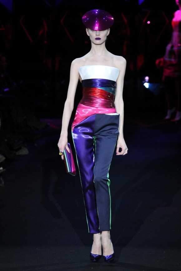 Le défilé printemps-été 2011 d'Armani Privé lors de la Fashion Week parisienne, le 24 janvier 2011.