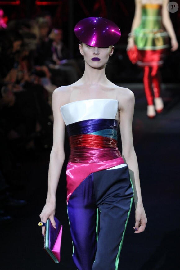 Le défilé printemps-été 2011 d'Armani Privé lors de la Fashion Week parisienne, le 24 janvier 2011.