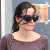 Courteney Cox semble très heureuse à la sortie de chez le médecin à Los Angesle le 24 janvier 2011