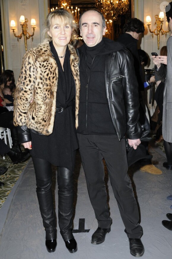 Philippe Harel et sa femme Sylvie Bourgeois au défilé Haute Couture de Dany Atrache durant la Fashion Week parisienne, le 26 janvier 2011.