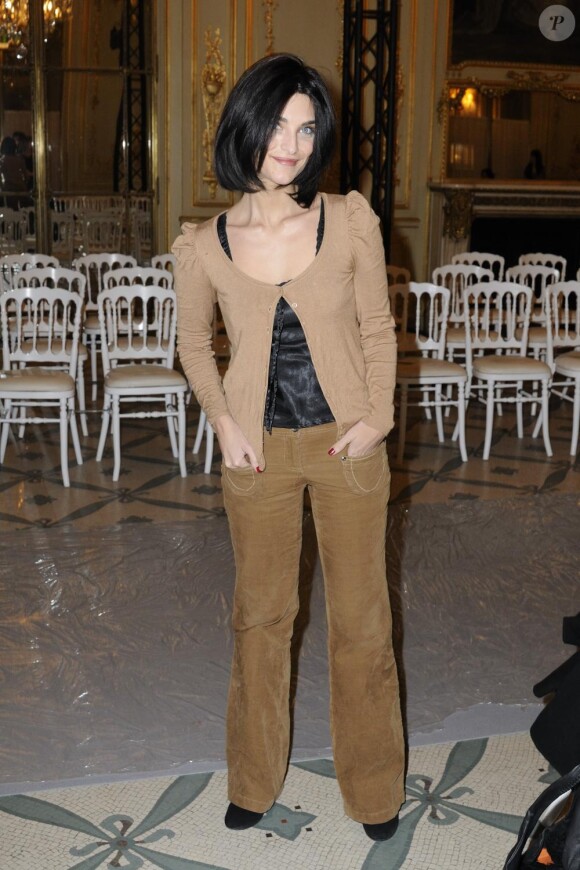 Pauline Delpech au défilé Haute Couture de Dany Atrache durant la Fashion Week parisienne, le 26 janvier 2011.