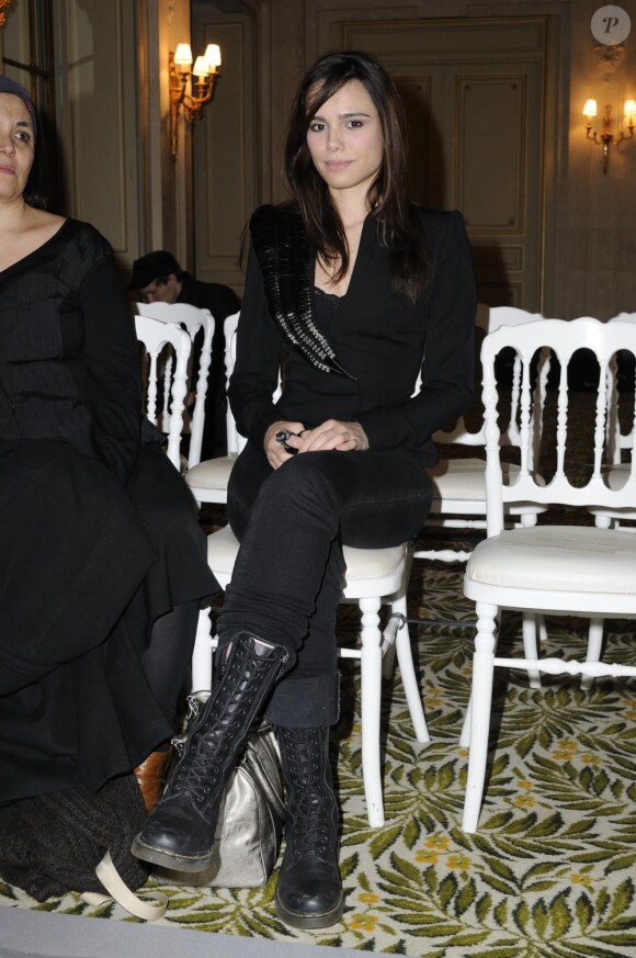 Mélissa Mars au défilé Haute Couture de Dany Atrache durant la Fashion Week parisienne, le 26 janvier 2011.
