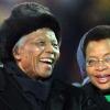 Nelson Mandela et sa femme Graca Machel, cérémonie de clôture de la Coupe du monde à Johannesburg, le 11 juillet 2010