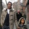 Jay-Z et son neveu Daniel, le fils de Solange Knowles, font du shopping dans Greenwich Village, le 15 janvier 2011