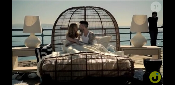 Images extraites de Never gonna leave this bed de Maroon 5, février 2011