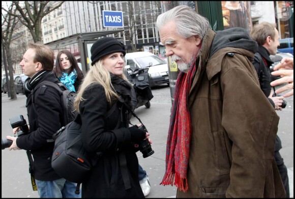 Michael Lonsdale, lors de son arrivée au Fouquet's, sur les Champs-Elysées, à Paris, pour le déjeuner des nominés des César 2011, le 5 février 2011.