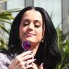 Katy Perry donne une conférence de presse à Mexico (Mexique) à  l'occasion de la sortie de son parfum Purr, samedi 5 février, puis  rencontre ses fans locaux pour une séance de dédicaces.