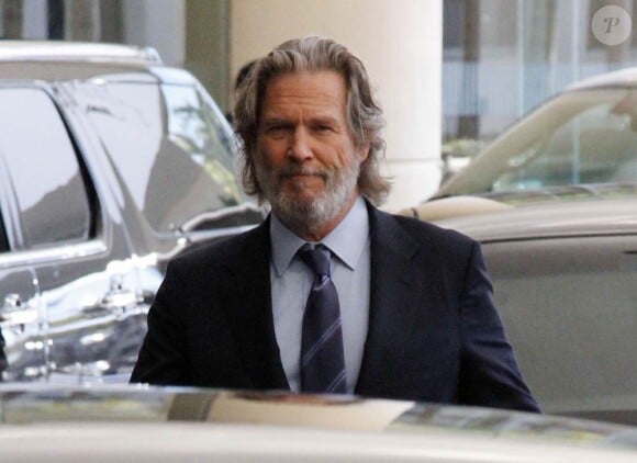 Jeff Bridges lors de son arrivée au déjeuner des nominés des Oscars, au Beverly Hilton de Beverly Hills, à Los Angeles, le 7 février 2011.