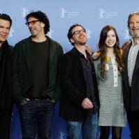 Josh Brolin, Jeff Bridges et Hailee Steinfeld déclarent la Berlinale ouverte !