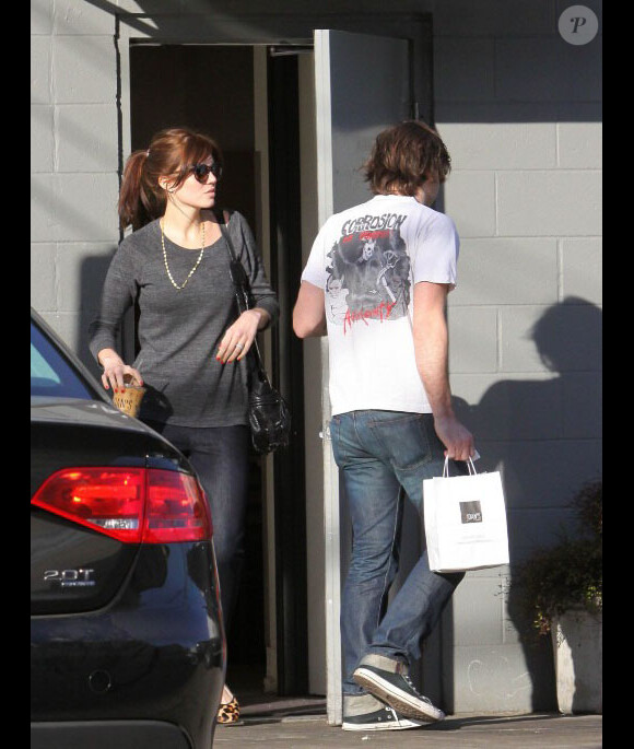 Mandy Moore déjeune avec son époux Ryan Adams, fin janvier 2011, à Los Angeles.