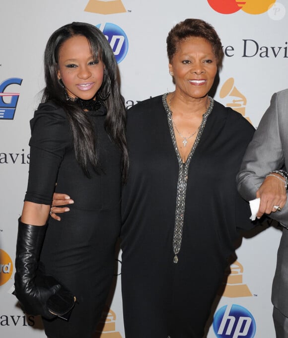 Dionne Warwick et la fille de Whitney Houston lors de la soirée organisée par le producteur Clive Davis au Berverly Hilton Hotel la veille des Grammy Awards, le 12 février 2011