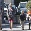 Reese Witherspoon, son fiancé Jim Toth et ses enfants se rendent à l'église en famille à Los Angeles le 13 février 2011
