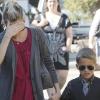 Reese Witherspoon, son fiancé Jim Toth et ses enfants se rendent à l'église en famille à Los Angeles le 13 février 2011