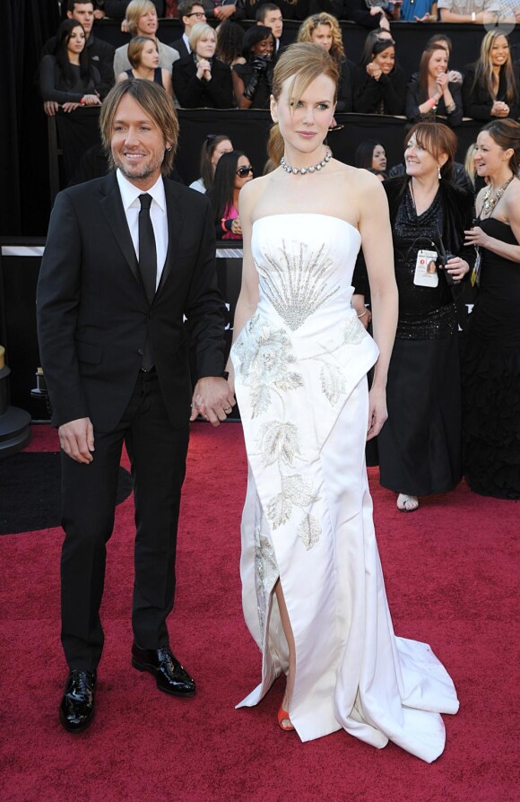 Keith Urban et Nicole Kidman lors de son arrivée à la 83e cérémonie des Oscars, au Kodak Theatre d'Hollywood, à Los Angeles, le 27 février 2011.