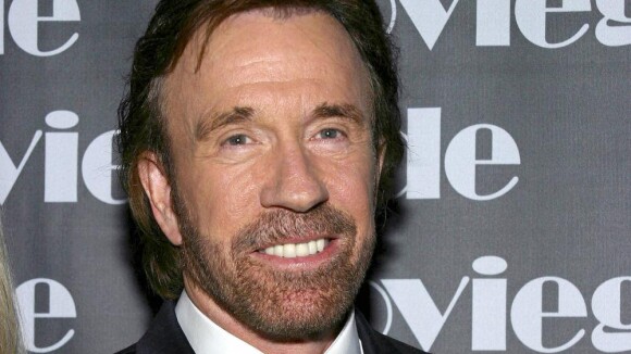 Chuck Norris : Il se lance dans la pub pour un hôpital... à Limoges !