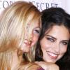 Adriana Lima, Lily Aldridge, Erin Heatherton, Adriana Lima, Candice Swanepoel et Chanel Iman lors de la présentation à New York du parfum Incredible de Victoria's Secret le 1er mars 2011
