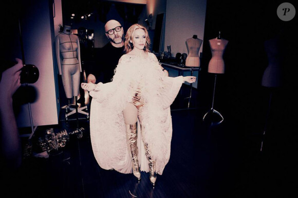 Kylie Minogue entourée du duo Dolce & Gabbana