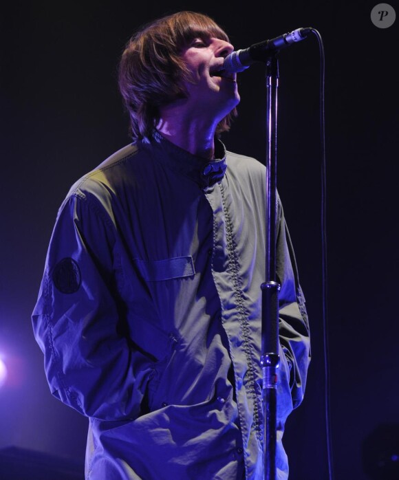 Liam Gallagher et son groupe des Beady Eye, en concert au Troxy à Londres, le 9 mars 2011