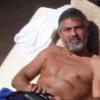 Le beau George Clooney en vacances ! Quand est-ce qu'il nous invite ? 