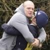 Le 10 mars 2011, Zara Phillips prenait part à une compétition hippique de Tweseldown, à Church Crookham, dans le Hampshire. Sous les yeux de son fiancé Mike Tindall, toujours là pour distribuer les câlins !