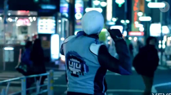 Les Black Eyed Peas dédient leur clip de Just can't get enough, deuxième extrait de l'album The Beginning, aux Japonais, en pleine détresse... Il a été tourné à Tokyo une semaine avant les effroyables catastrophes.
