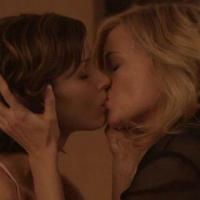 Quand les belles Heather Graham et Bridget Moynahan s'embrassent passionnément !
