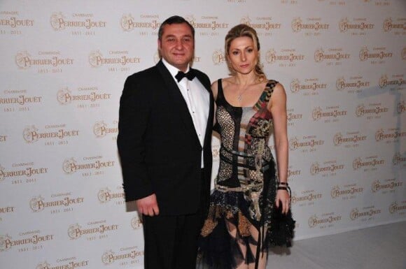 Francesco Bouglione et son épouse au bicentenaire de la Maison Perrier-Jouët, à Paris, le 21 mars 2011.