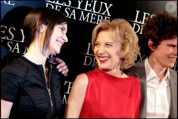 Avant-première Les Yeux de sa mère, à Paris, le 22 mars 2011 : Géraldine Pailhas, Marisa Paredes et Jean-Baptiste Lafargue.