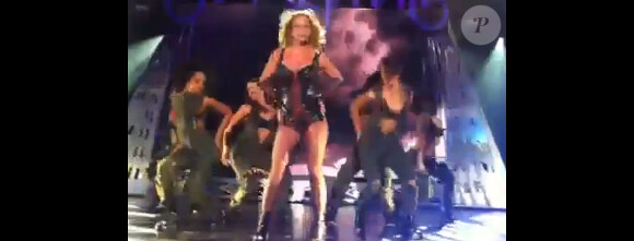 Britney Spears se produit au Rain Nightclub de Las Vegas, vendredi 25 mars.