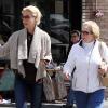 Katherine Heigl se promène avec sa mère Nancy Heigl à Los Angeles le 25 mars 2011