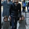 Sarah Jessica Parker s'amuse avec ses jumelles au parc (2 avril à New York)