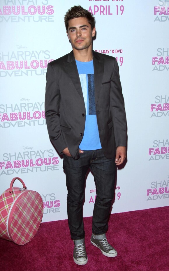 Zac Efron lors de la fête de présentation Sharpay's Fabulous Adventure en DVD au Soho House dans West Hollywood, à Los Angeles, le 6 avril 2011