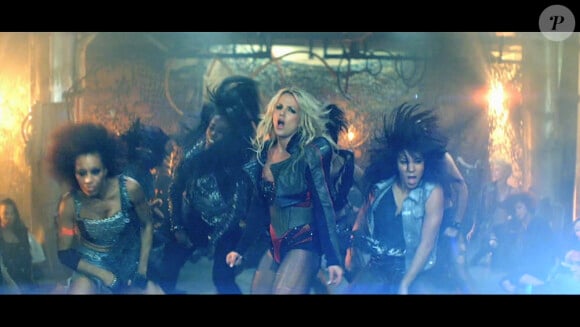 Britney Spears dans son clip Till the world ends.