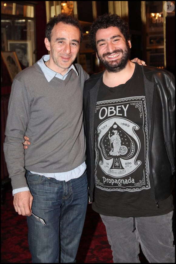 Elie Semoun et Mouloud Achour lors de la dernière représentation du spectacle de Jérôme Commandeur au Casino de Paris, le 9 avril 2011