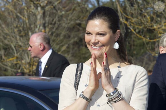 La princesse Victoria de Suède était en visite sur l'île de Gotland, le 15 avril 2011, toujours aussi enthousiaste.